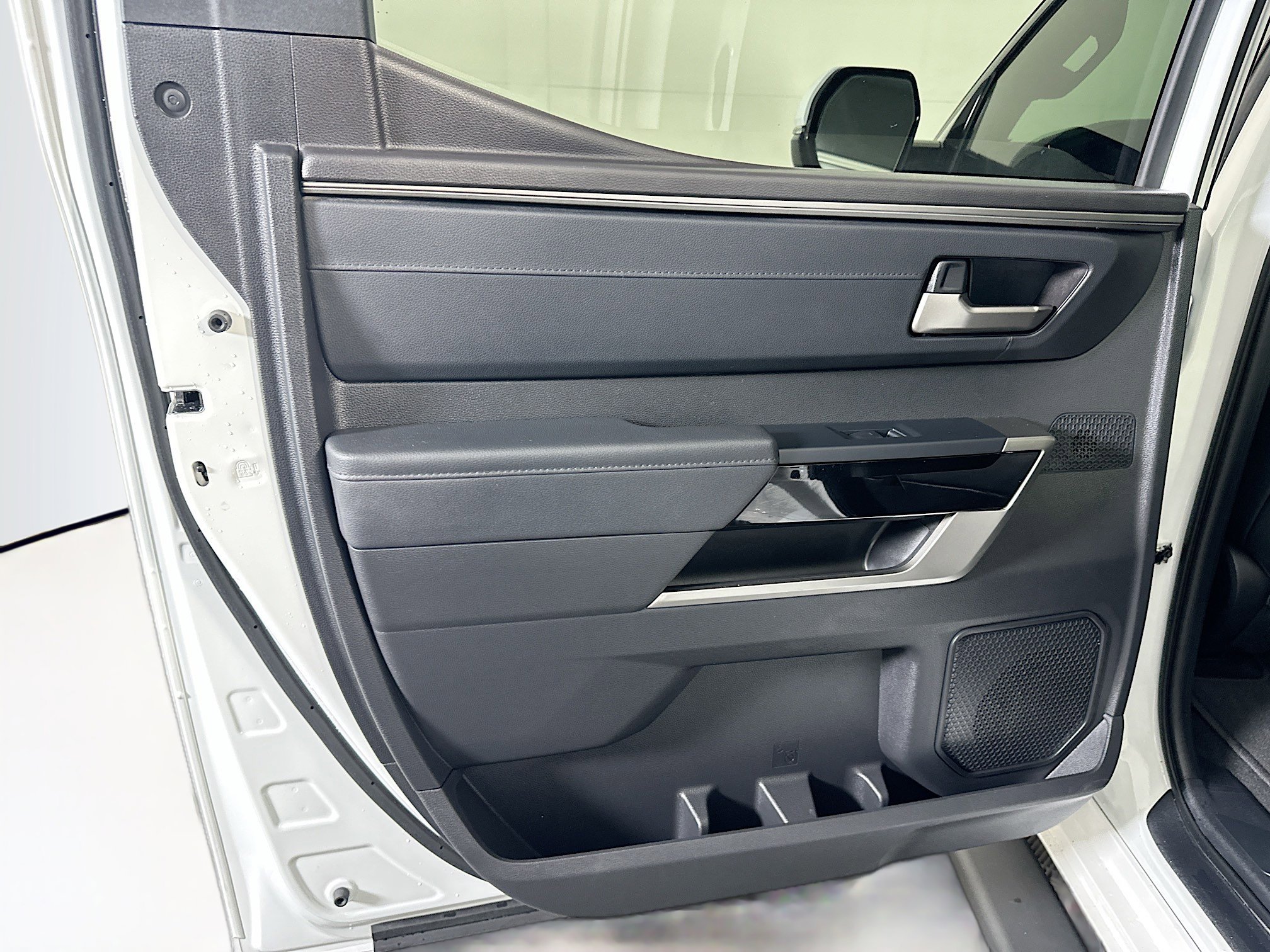 Used 2025 Toyota Tundra Limited image 28