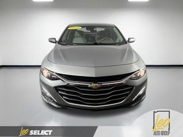 Used 2024 Chevrolet Malibu LT FWD image 2