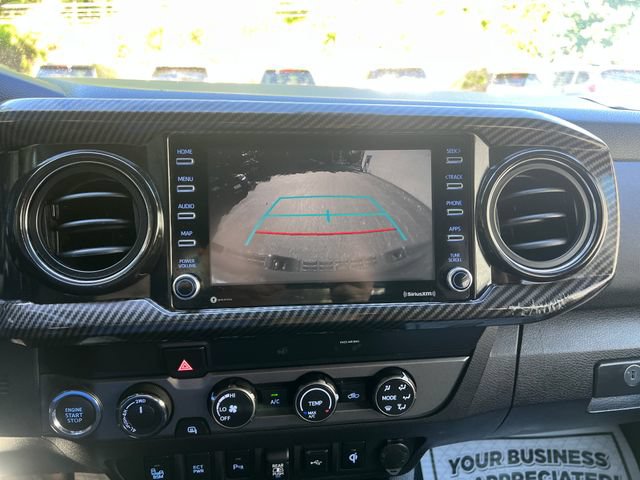 Used 2020 Toyota Tacoma TRD Off-Road w/ Technology Package AWD/4WD image 16
