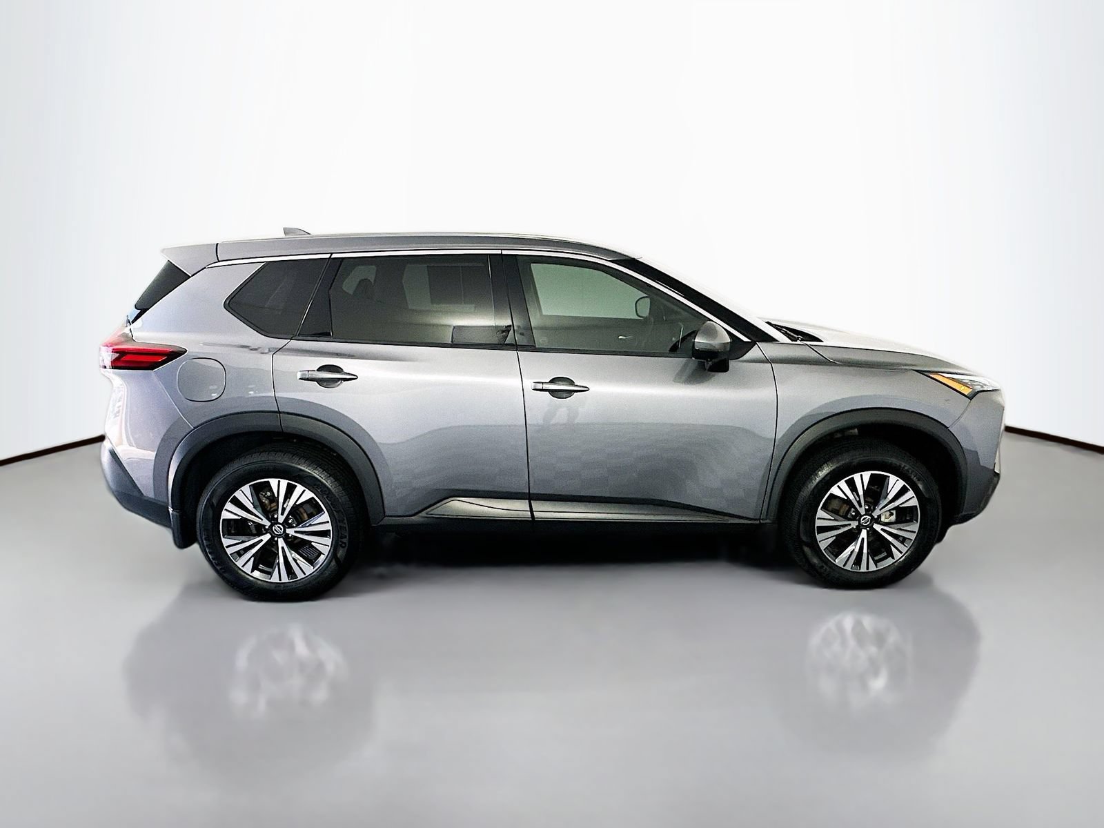 Used 2021 Nissan Rogue SV FWD image 8