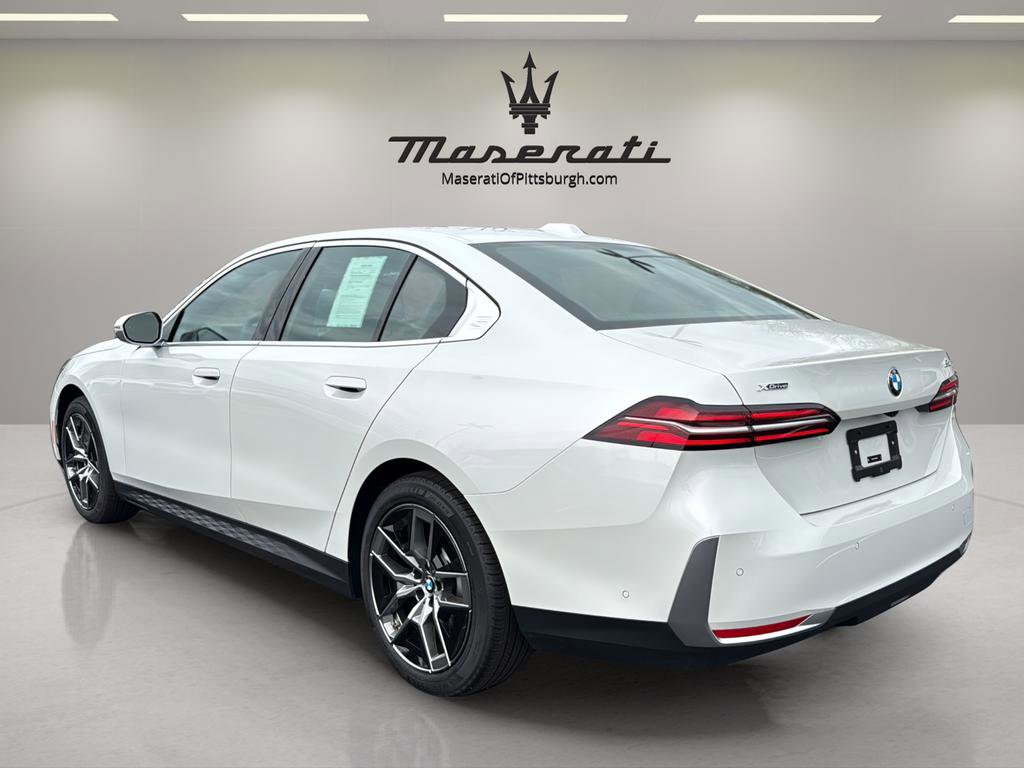 Used 2026 BMW 530i xDrive w/ Premium Package AWD/4WD image 7