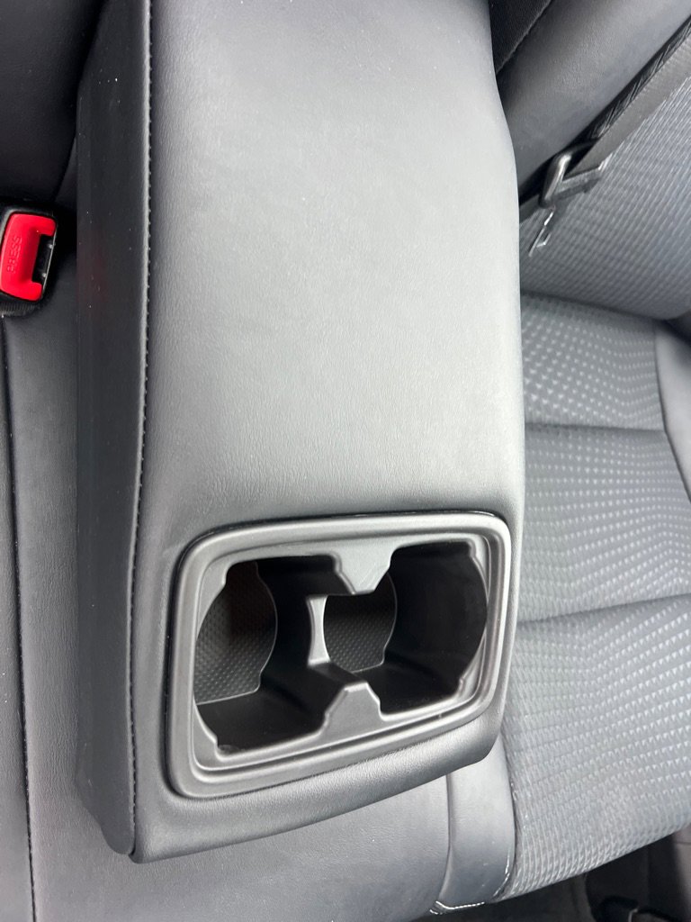 Used 2014 Toyota Camry L image 17