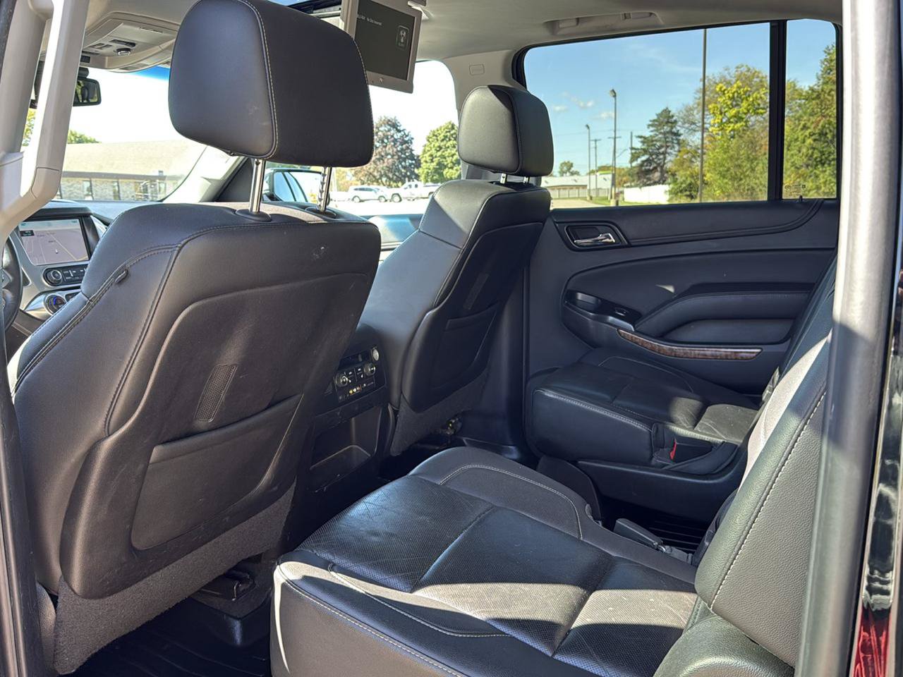 Used 2015 Chevrolet Suburban LTZ AWD/4WD image 23