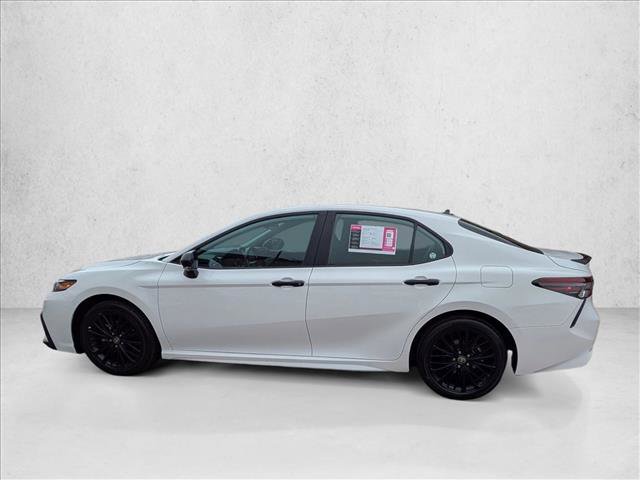 Used 2022 Toyota Camry SE w/ Carpet Mat Package (TMS) AWD/4WD image 9