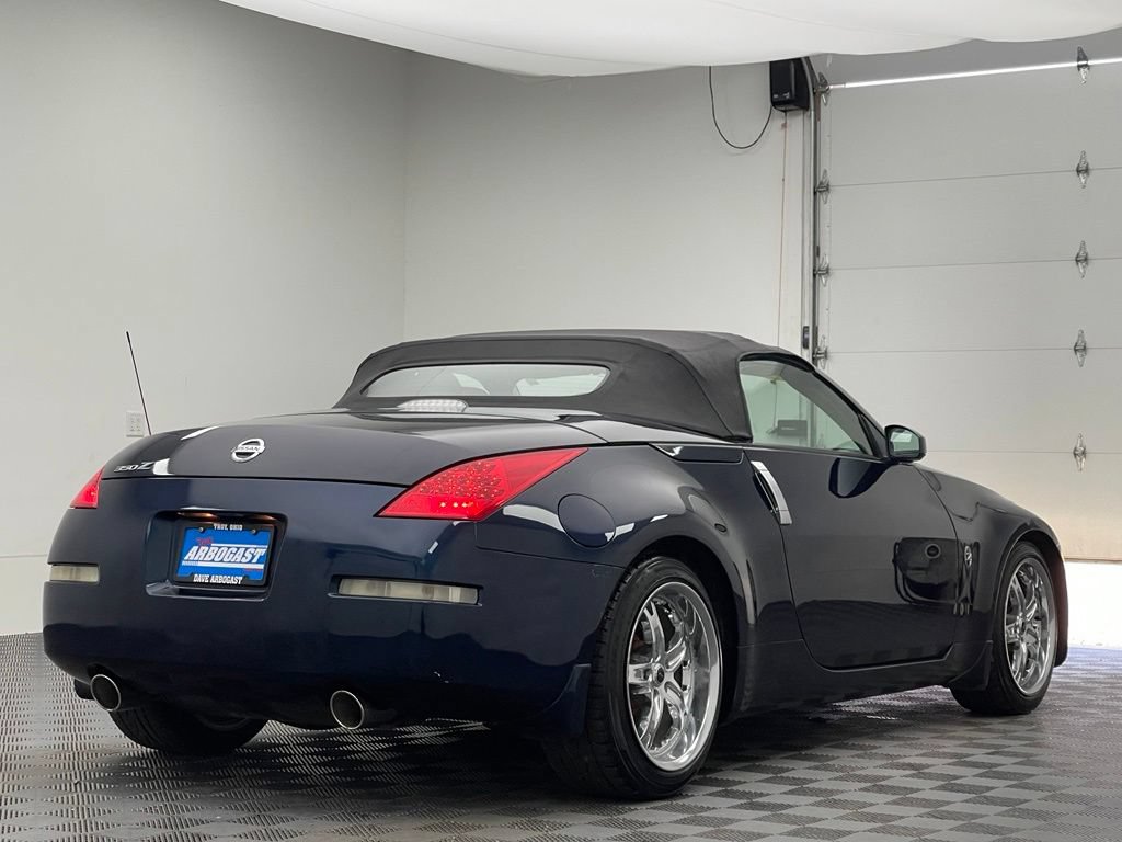 Used 2007 Nissan 350Z Touring RWD image 7