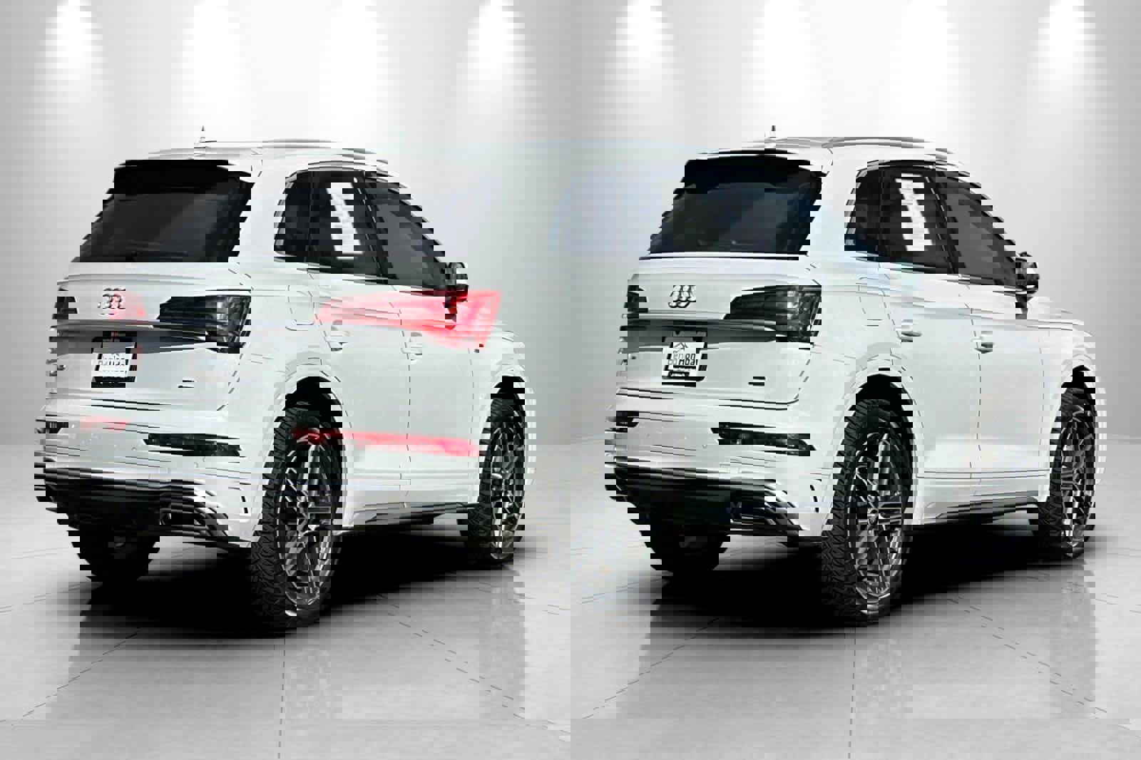 Used 2021 Audi Q5 e Premium Plus image 2