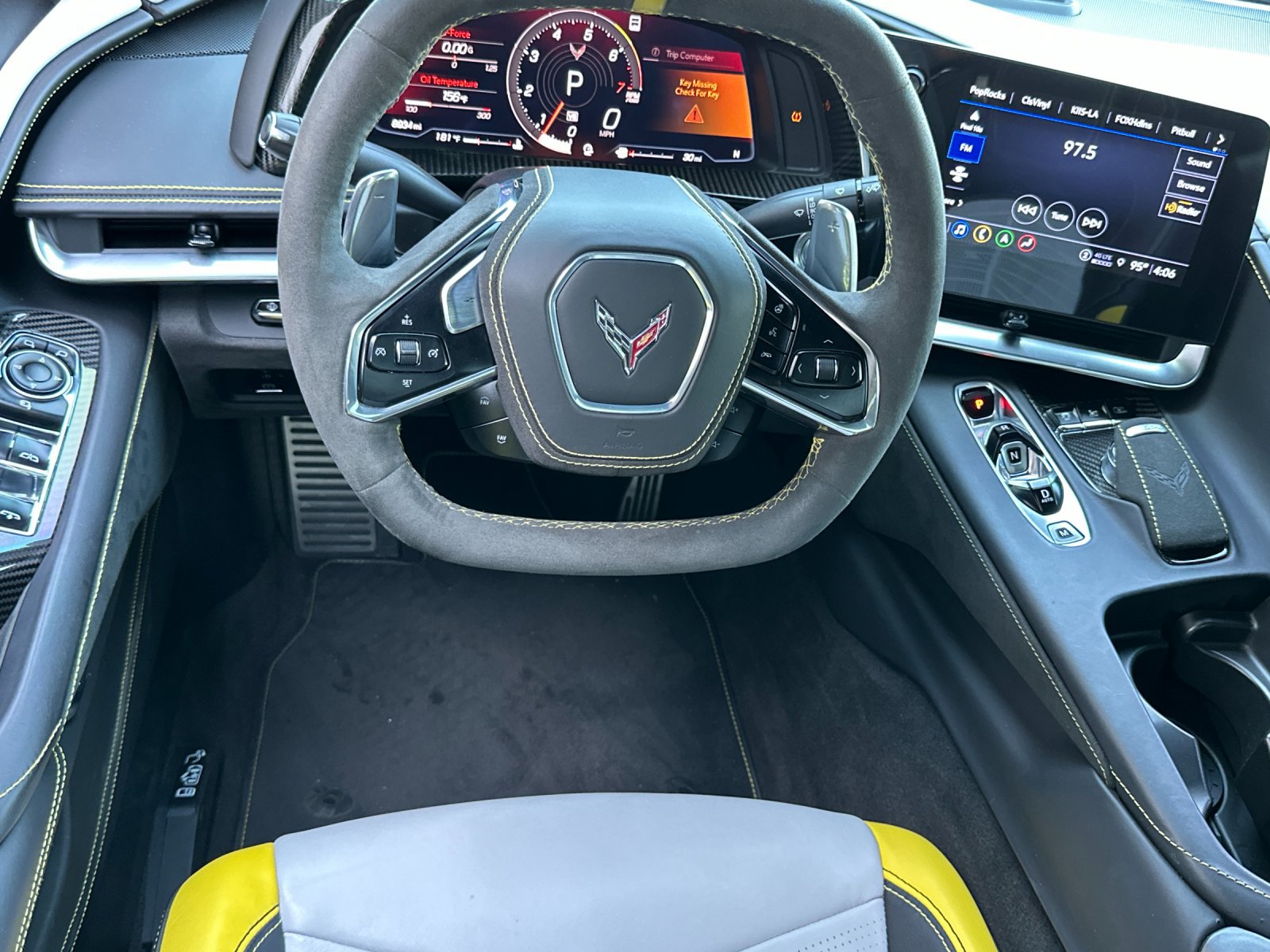 Used 2022 Chevrolet Corvette Stingray Premium Conv w/ Z51 Performance Package RWD image 14
