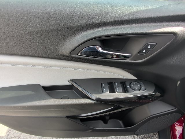 Used 2025 Chevrolet Trax LT FWD image 31