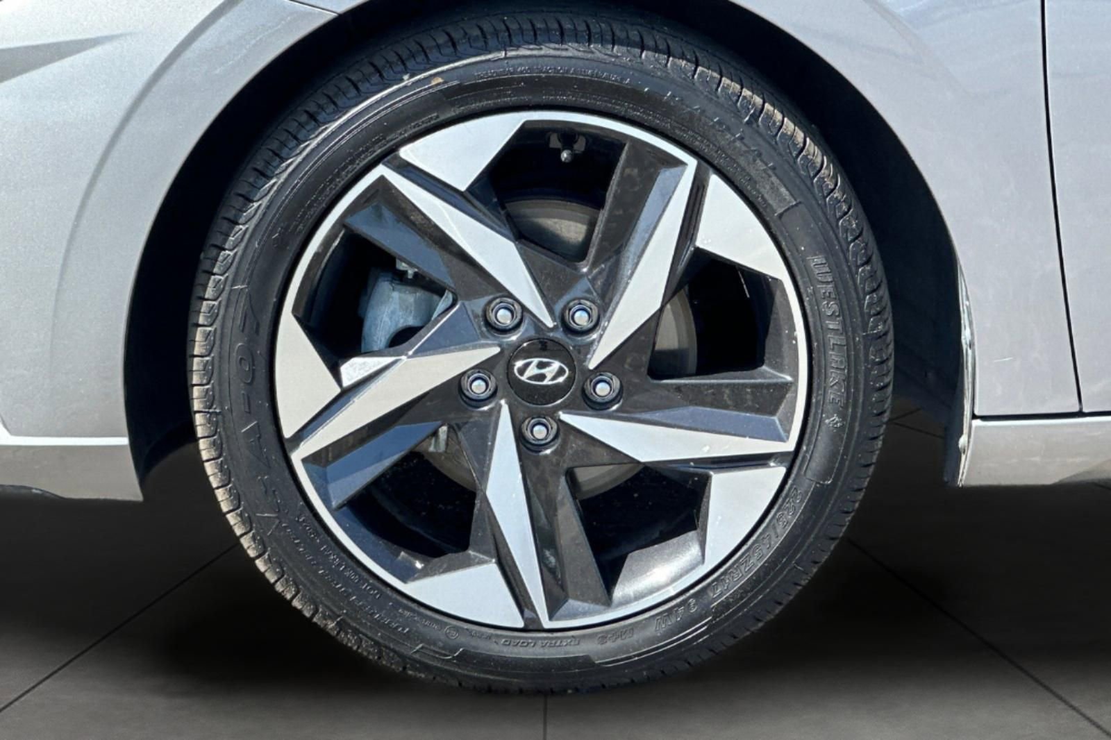 Used 2023 Hyundai Elantra SEL w/ Convenience Package FWD image 25