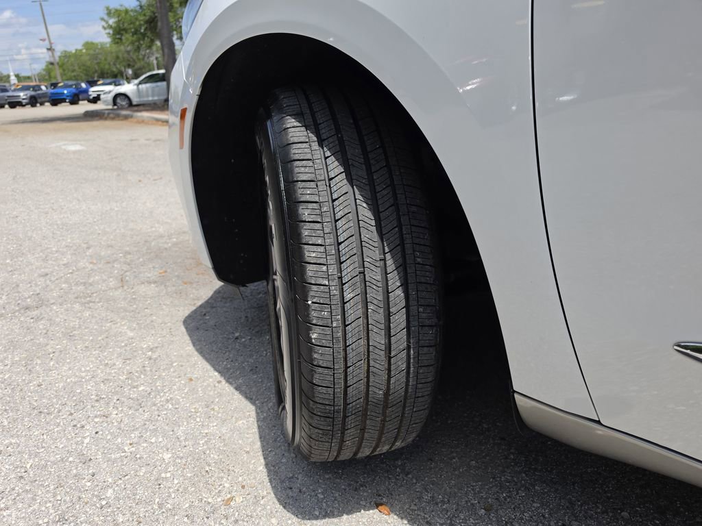 Used 2023 Buick Enclave Essence FWD image 34