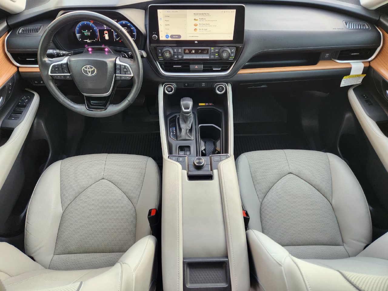 Used 2024 Toyota Grand Highlander AWD image 24