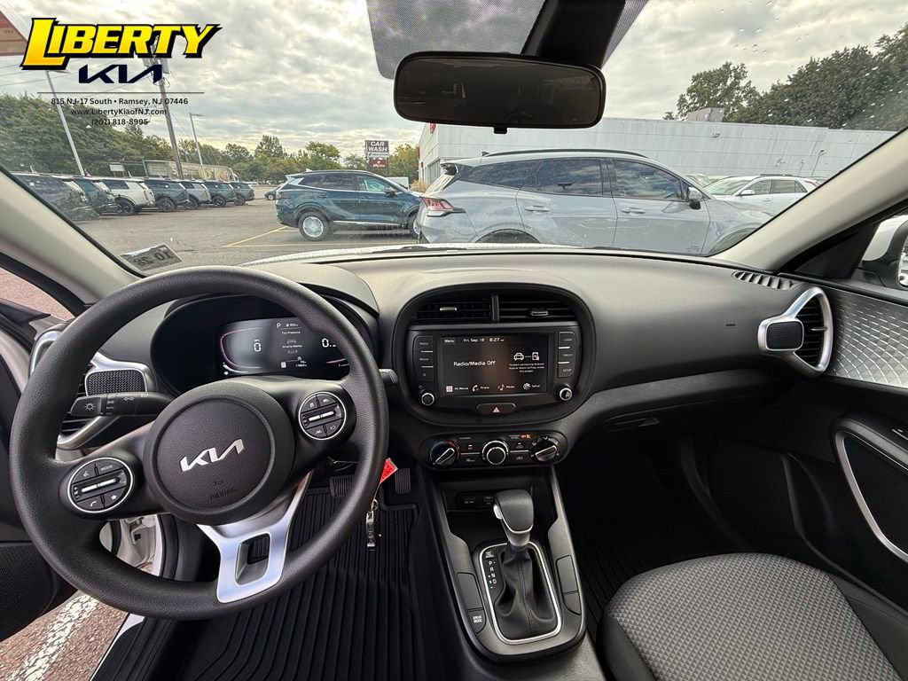 Used 2023 Kia Soul LX FWD image 12