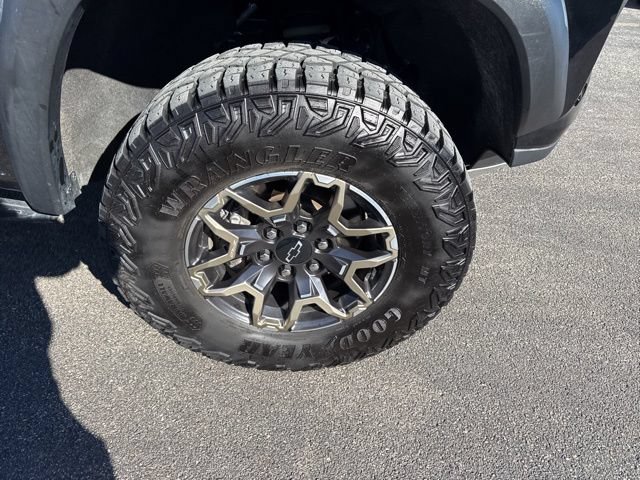 Used 2023 Chevrolet Colorado ZR2 w/ ZR2 Convenience Package III AWD/4WD image 11