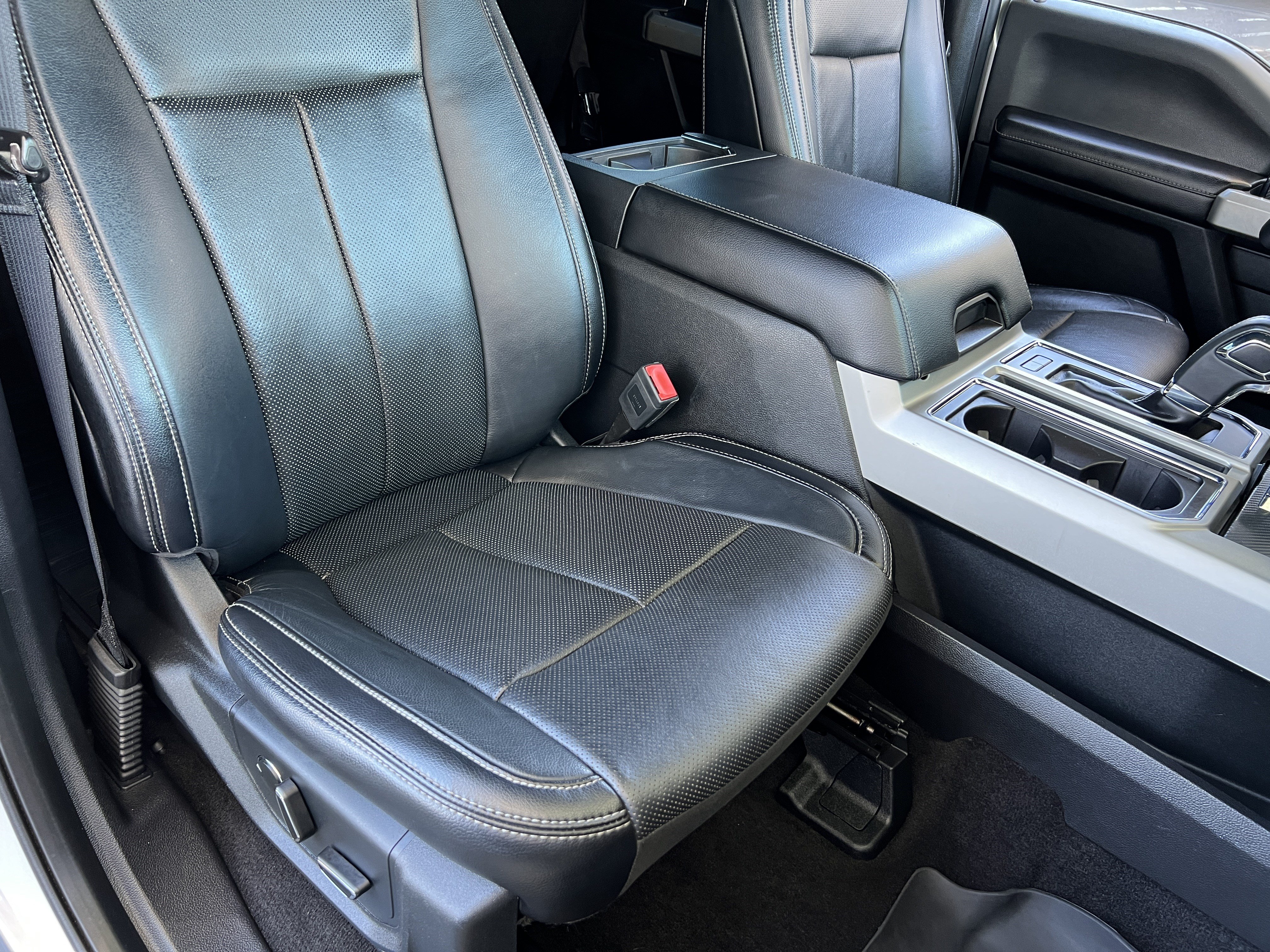 Used 2018 Ford F150 Lariat w/ Equipment Group 502A Luxury AWD/4WD image 23