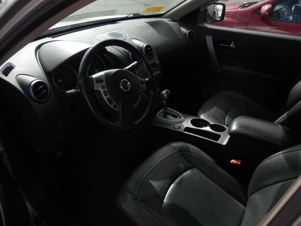 Used 2010 Nissan Rogue SL w/ Premium Pkg image 5