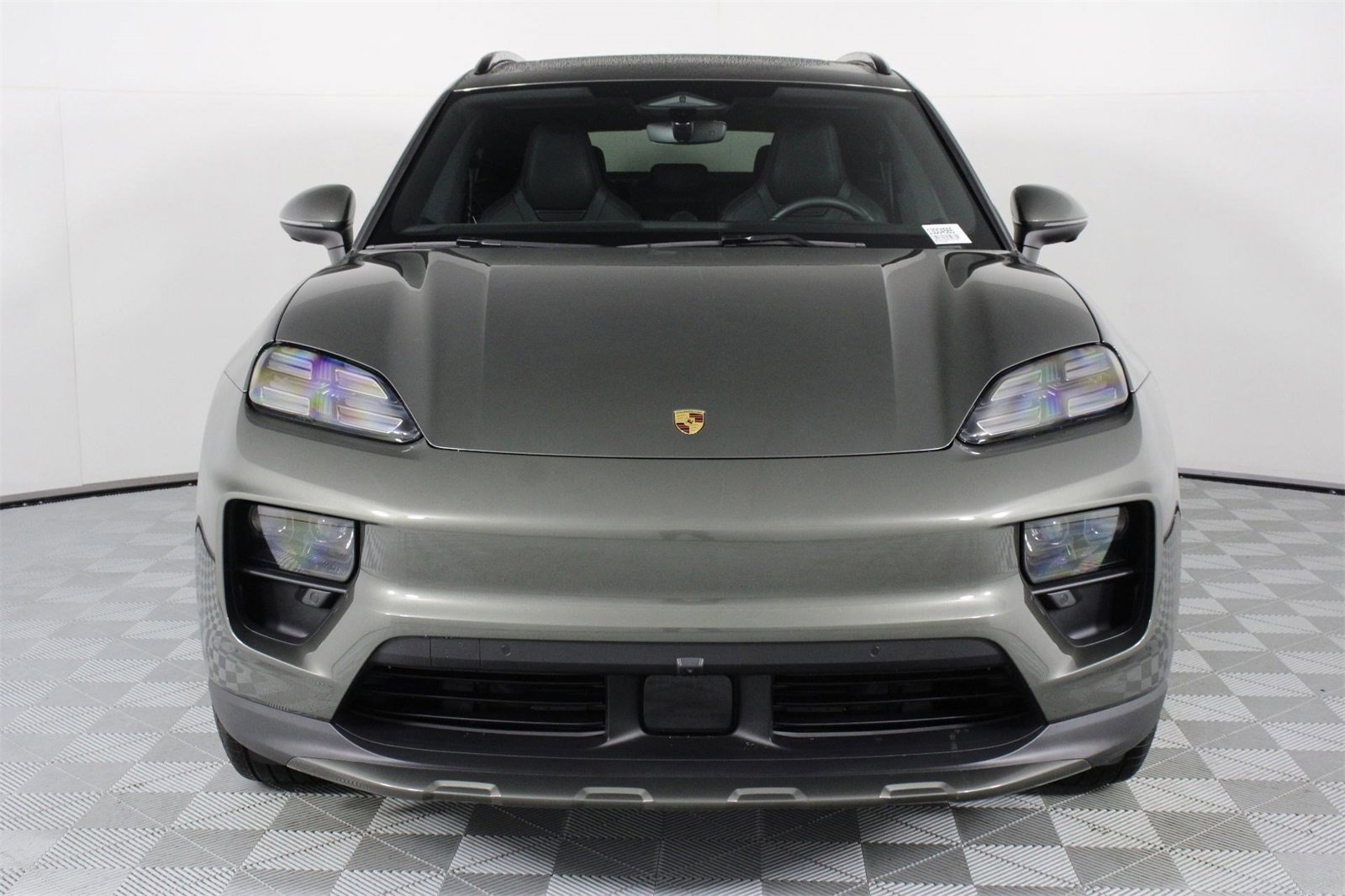 Used 2025 Porsche Macan Electric image 10