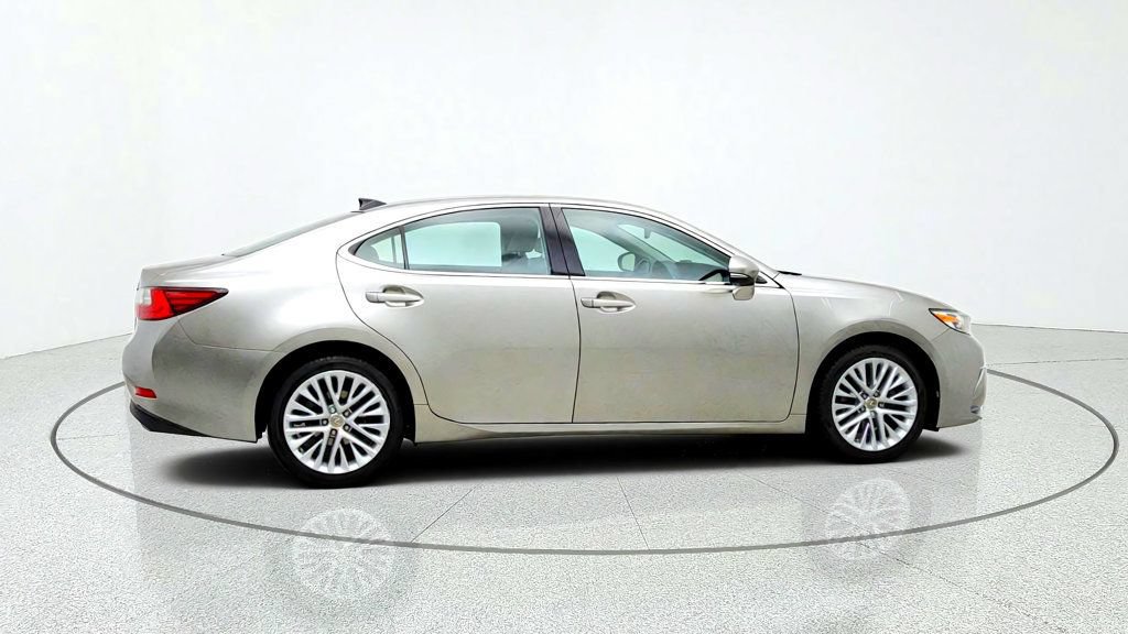 Used 2016 Lexus ES 350 w/ Luxury Package w/Wood Trim FWD image 4