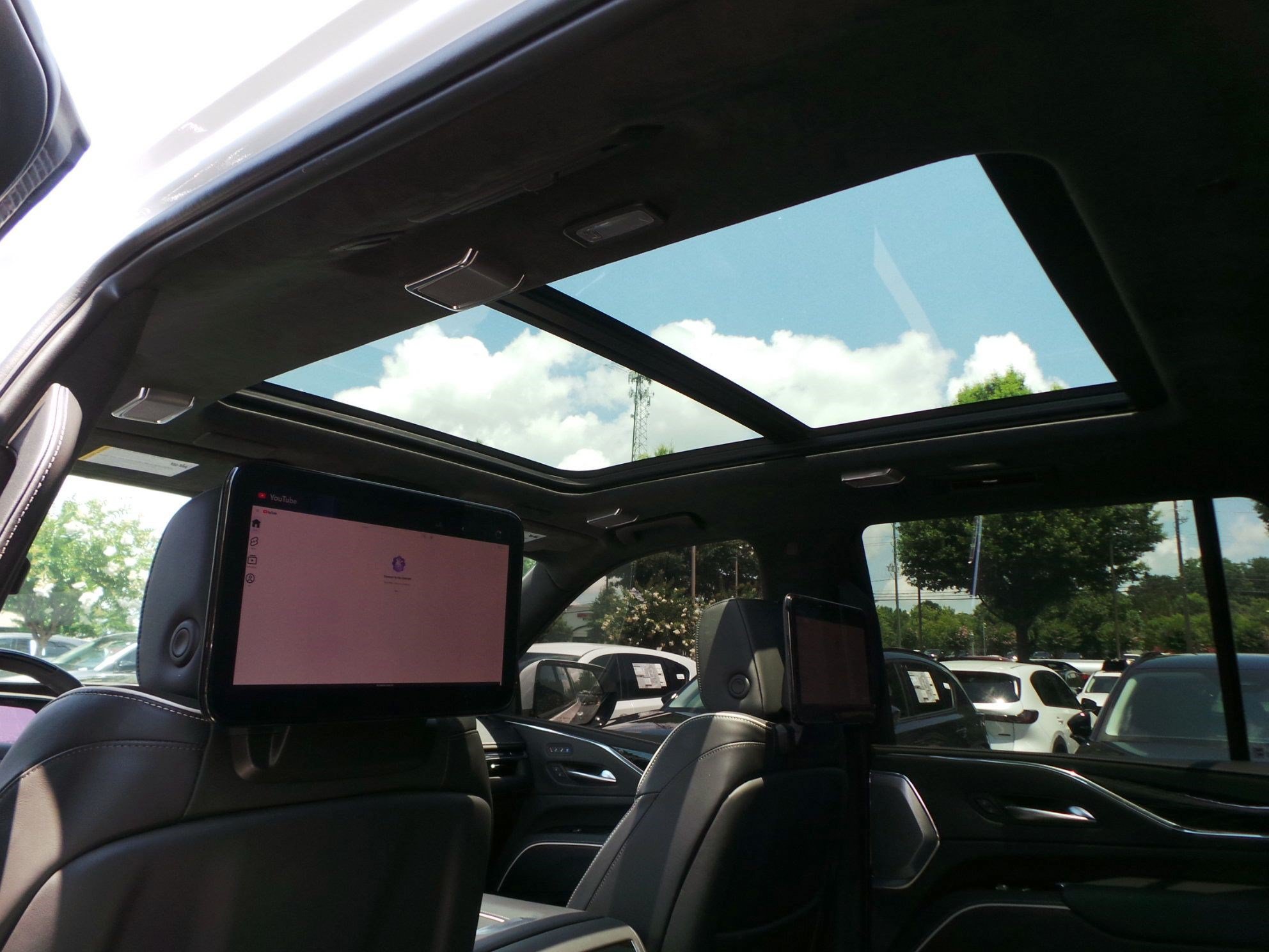 Used 2023 Cadillac Escalade V AWD/4WD image 7