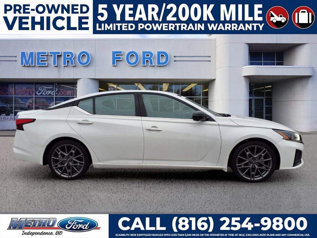 Used 2024 Nissan Altima 2.0 SR image 2