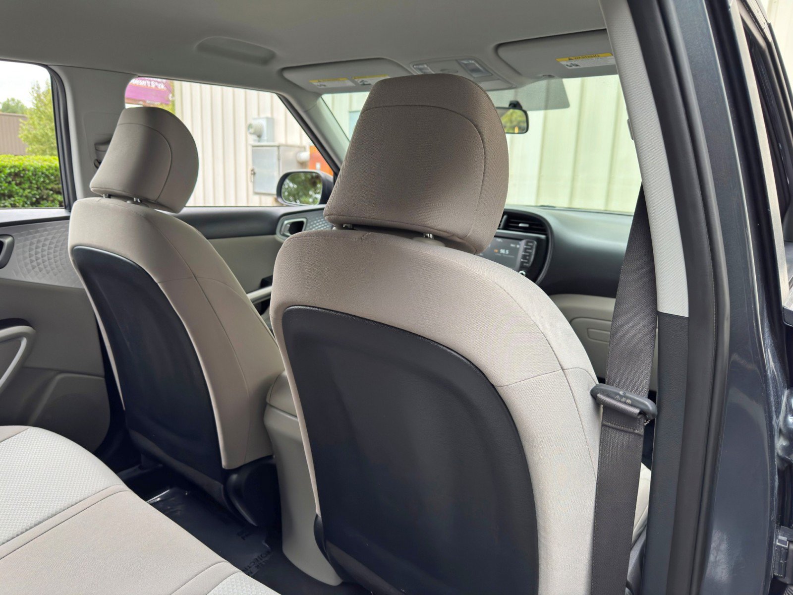 Used 2020 Kia Soul LX FWD image 28