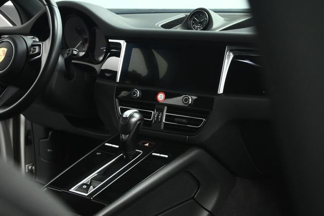 Used 2024 Porsche Macan AWD/4WD image 64