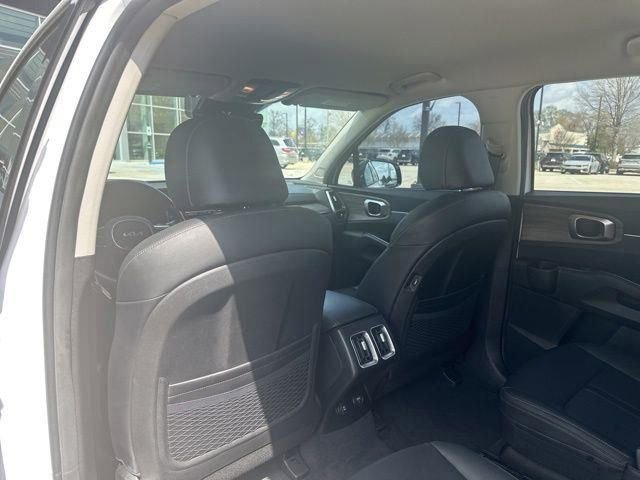 Used 2022 Kia Sorento EX image 31