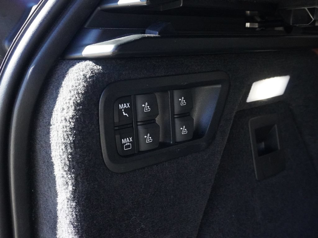 Used 2024 BMW X7 xDrive40i w/ Premium Package AWD/4WD image 41