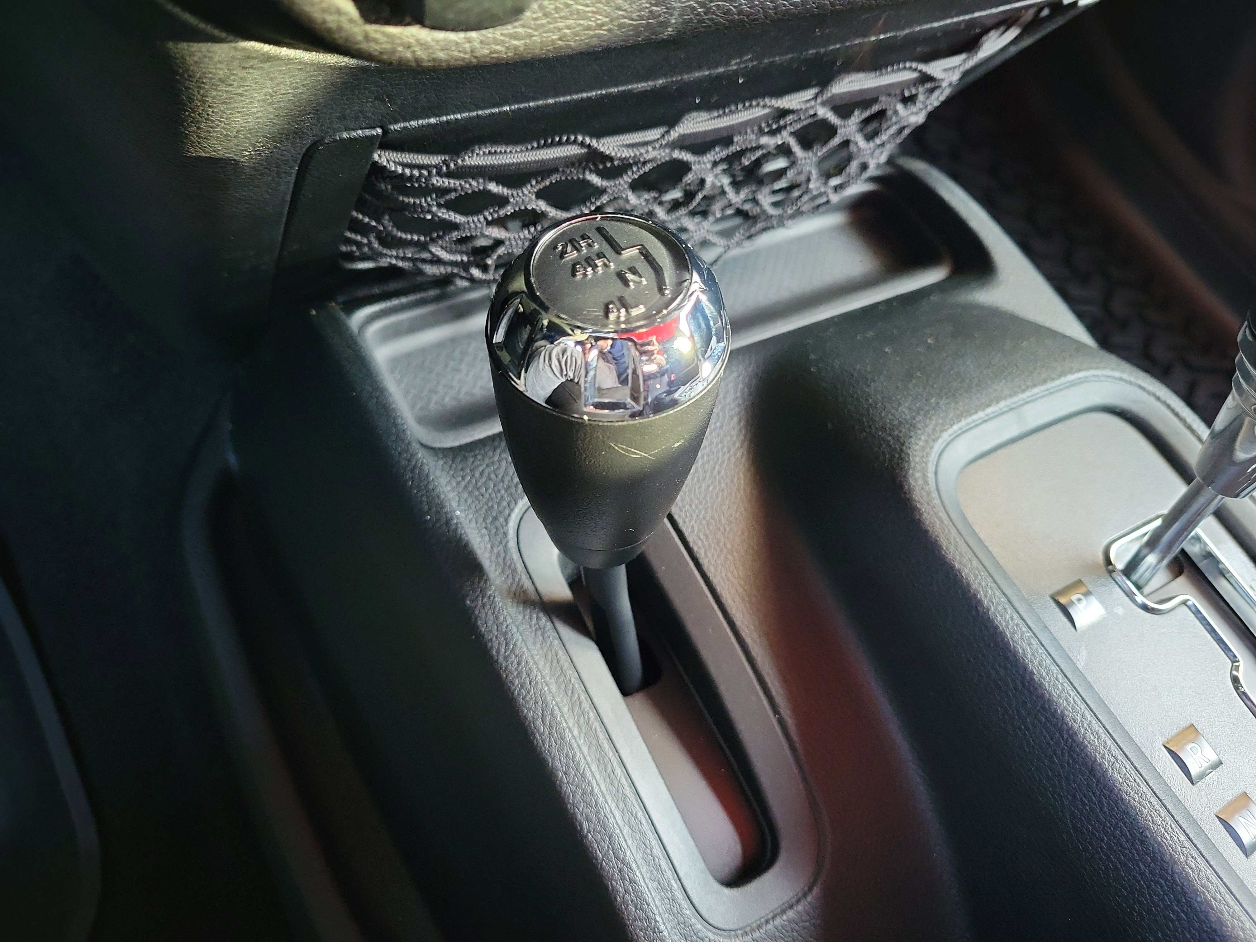 Used 2018 Jeep Wrangler Unlimited Sport w/ Connectivity Group image 28