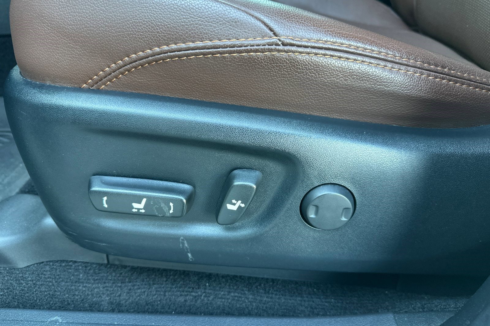 Used 2022 Toyota 4Runner Limited image 13