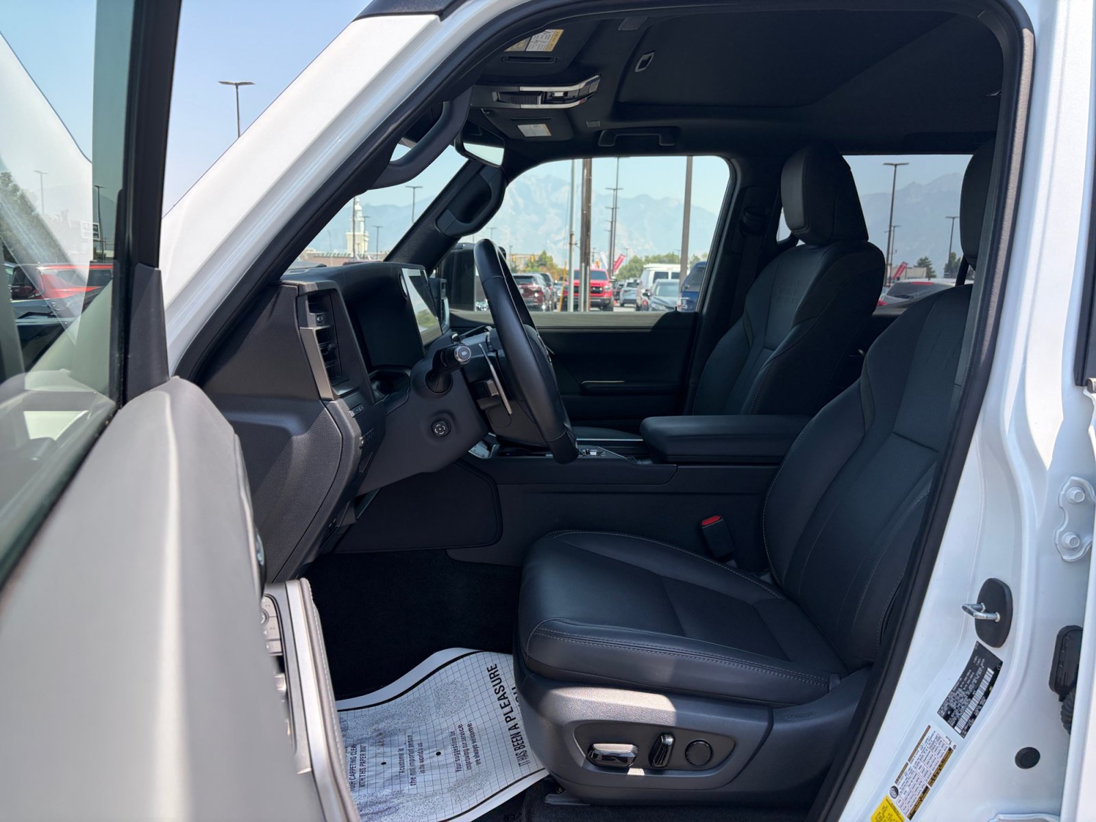 Used 2025 Lexus GX 550 w/ Accessory Package (CT) AWD/4WD image 11