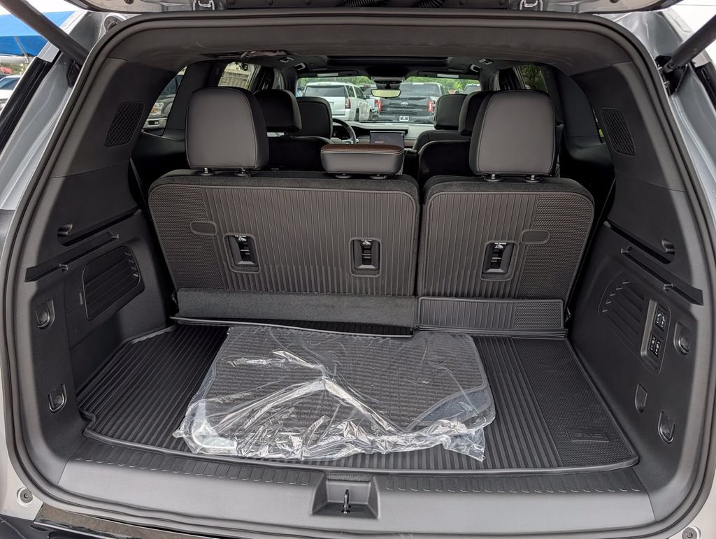 New 2026 GMC Acadia Denali Ultimate w/ LPO, Floor Liner Package AWD/4WD image 29