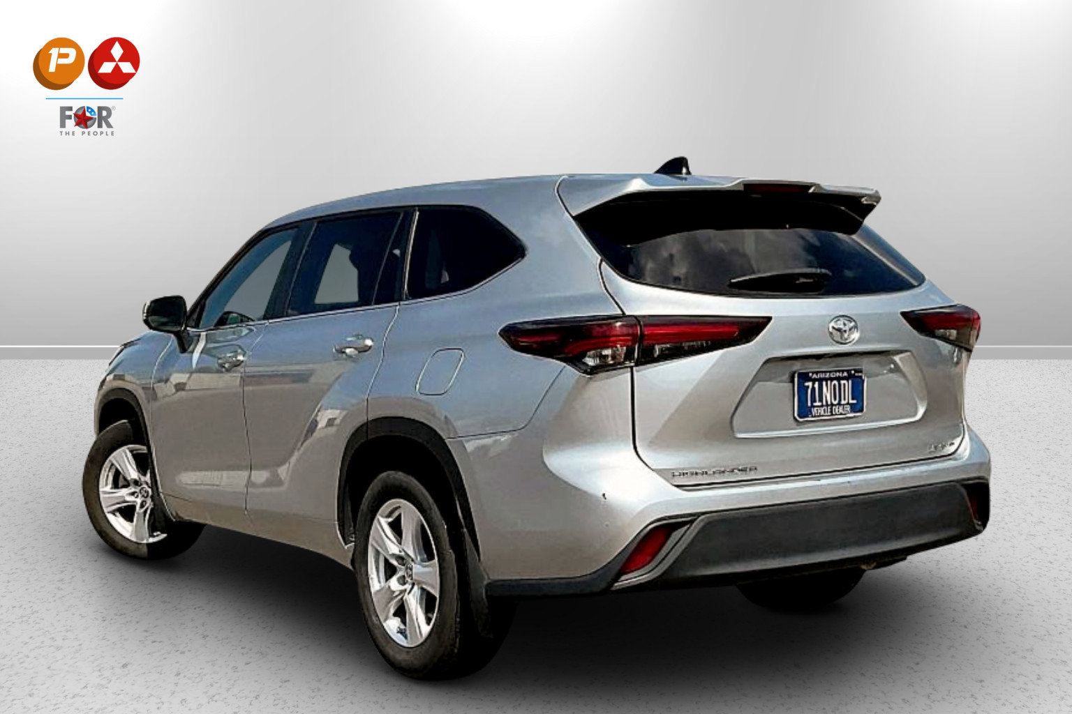 Used 2024 Toyota Highlander LE image 12