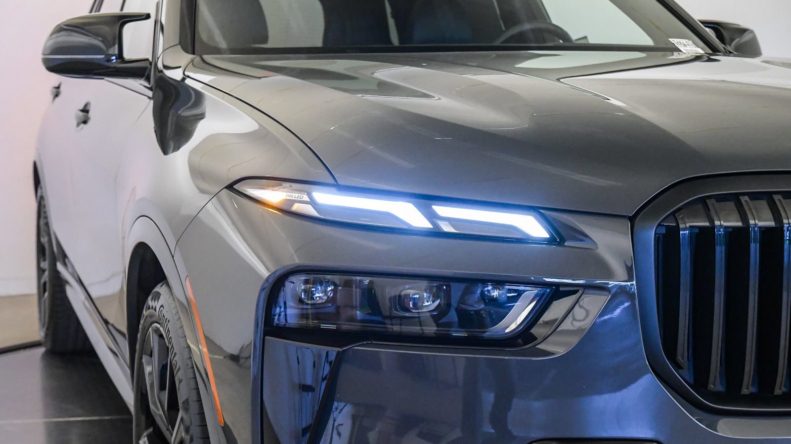 Used 2024 BMW X7 M60i w/ Climate Comfort Package AWD/4WD image 8