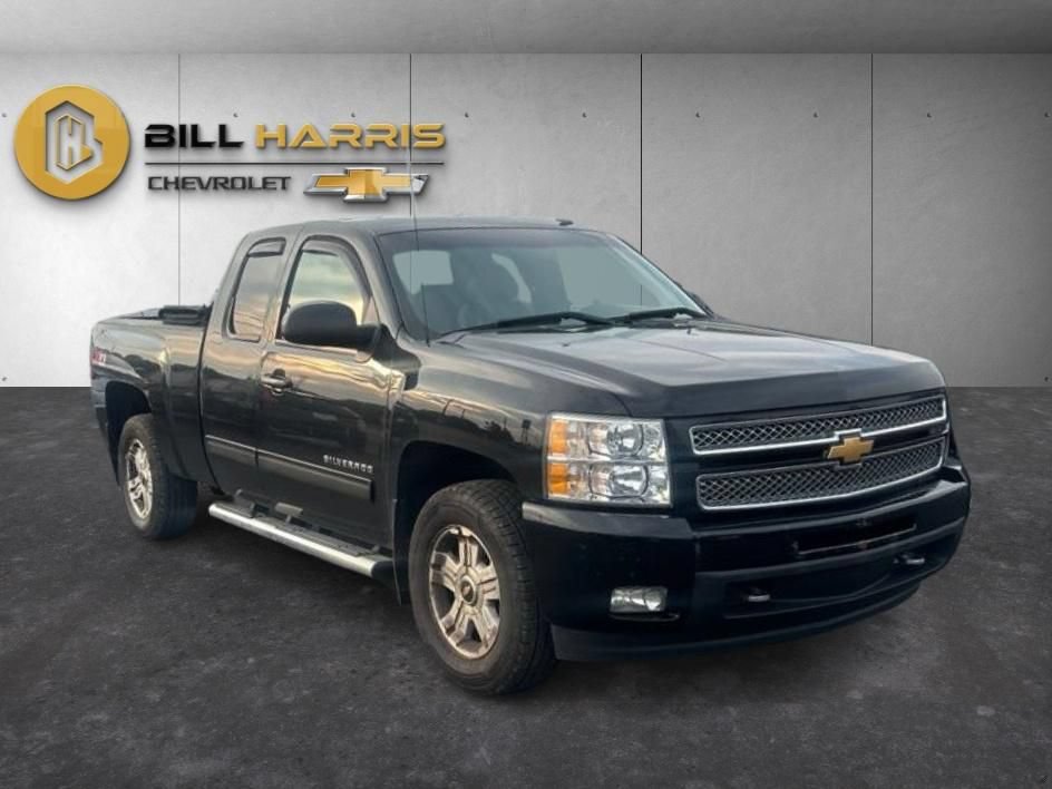 Used 2013 Chevrolet Silverado 1500 LTZ w/ LTZ Plus Package AWD/4WD image 3