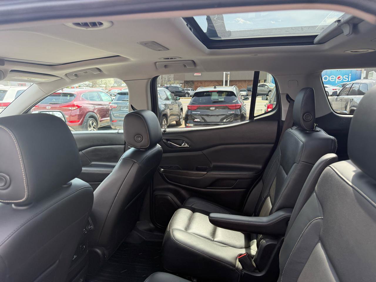 Used 2017 GMC Acadia SLT AWD/4WD image 32