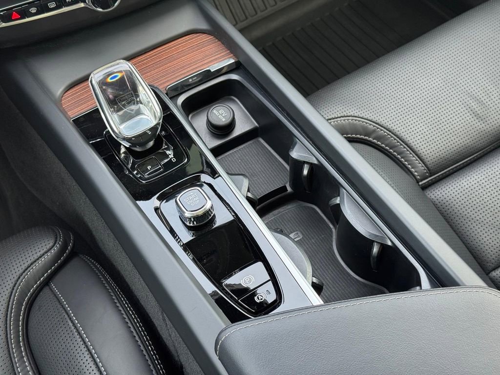 Certified 2023 Volvo XC60 T8 Ultimate image 14