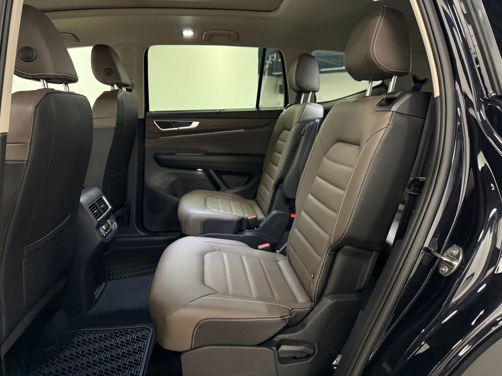 New 2026 Volkswagen Atlas SEL image 19