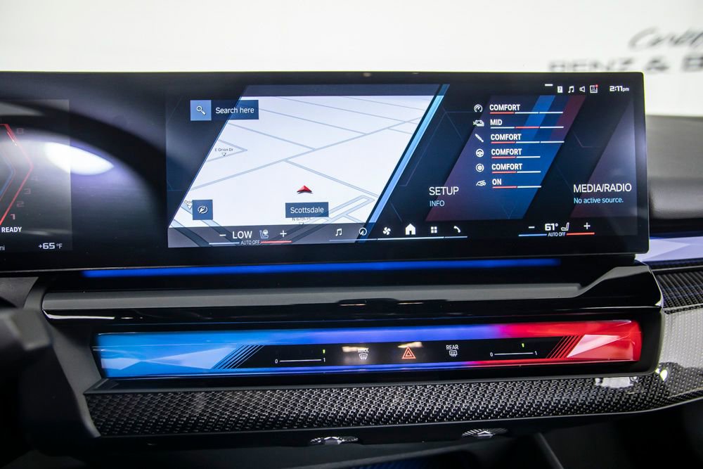 Used 2026 BMW M5 w/ Executive Package image 32