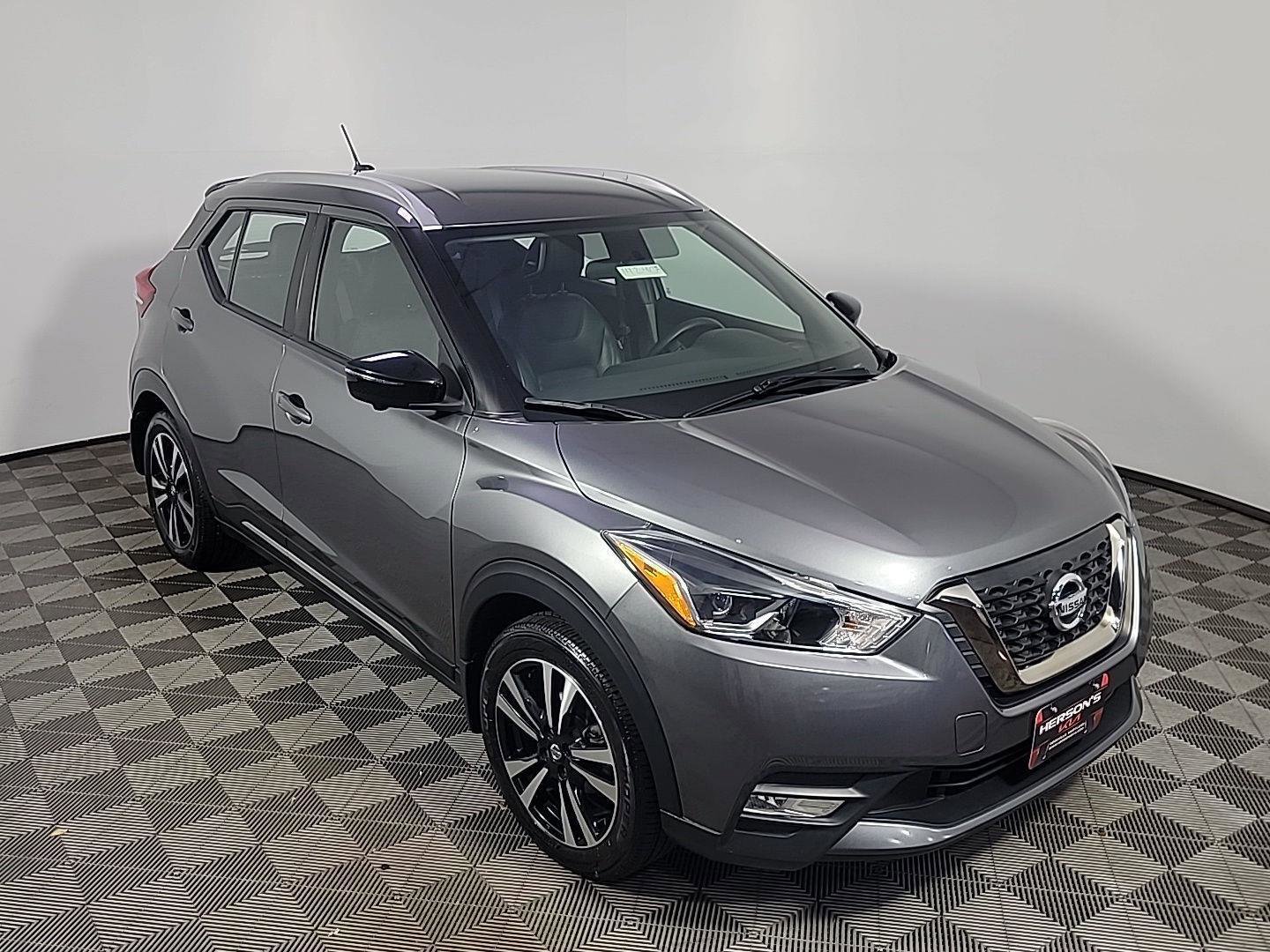Used 2019 Nissan Kicks SR w/ SR Premium Package image 2