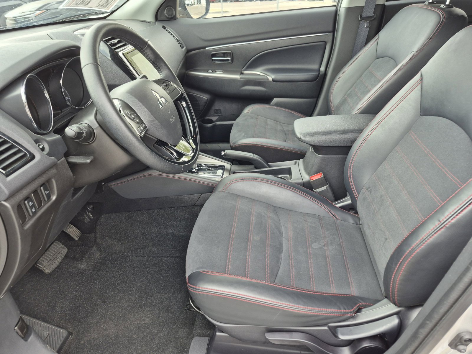 Used 2025 Mitsubishi Outlander Sport ES image 16