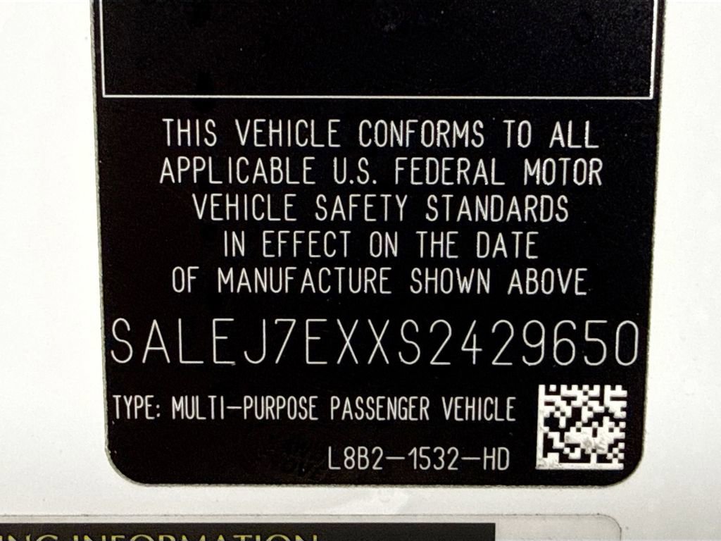 Used 2025 Land Rover Defender 110 S image 28