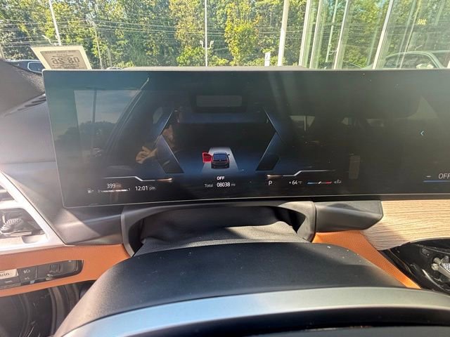 Used 2025 BMW 330i xDrive Sedan w/ Premium Package image 12