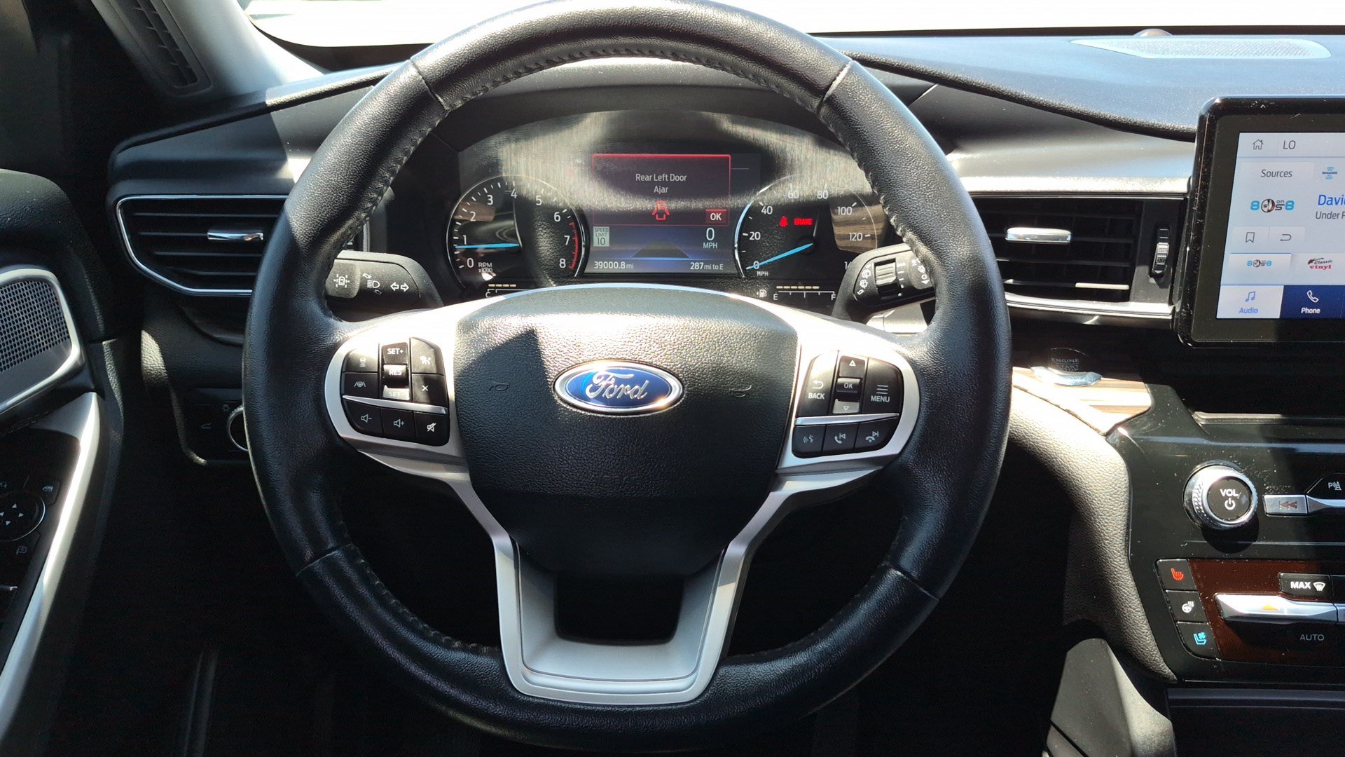 Used 2023 Ford Explorer Limited RWD image 17
