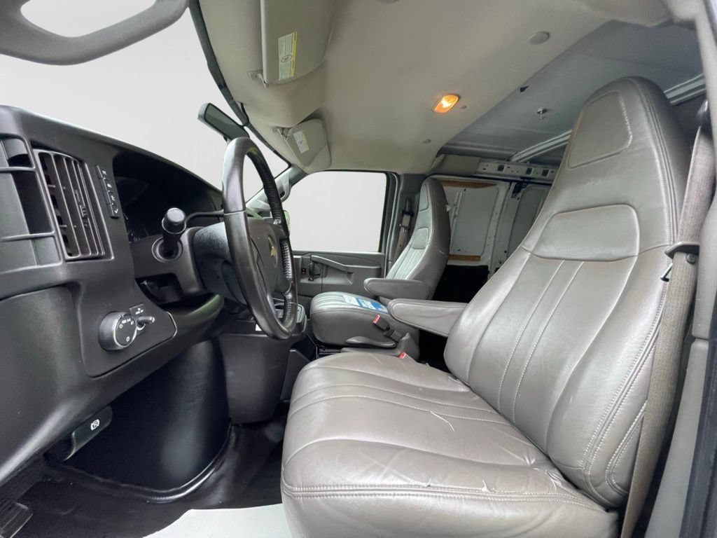 Used 2021 Chevrolet Express 3500 w/ Driver Convenience Package RWD image 25