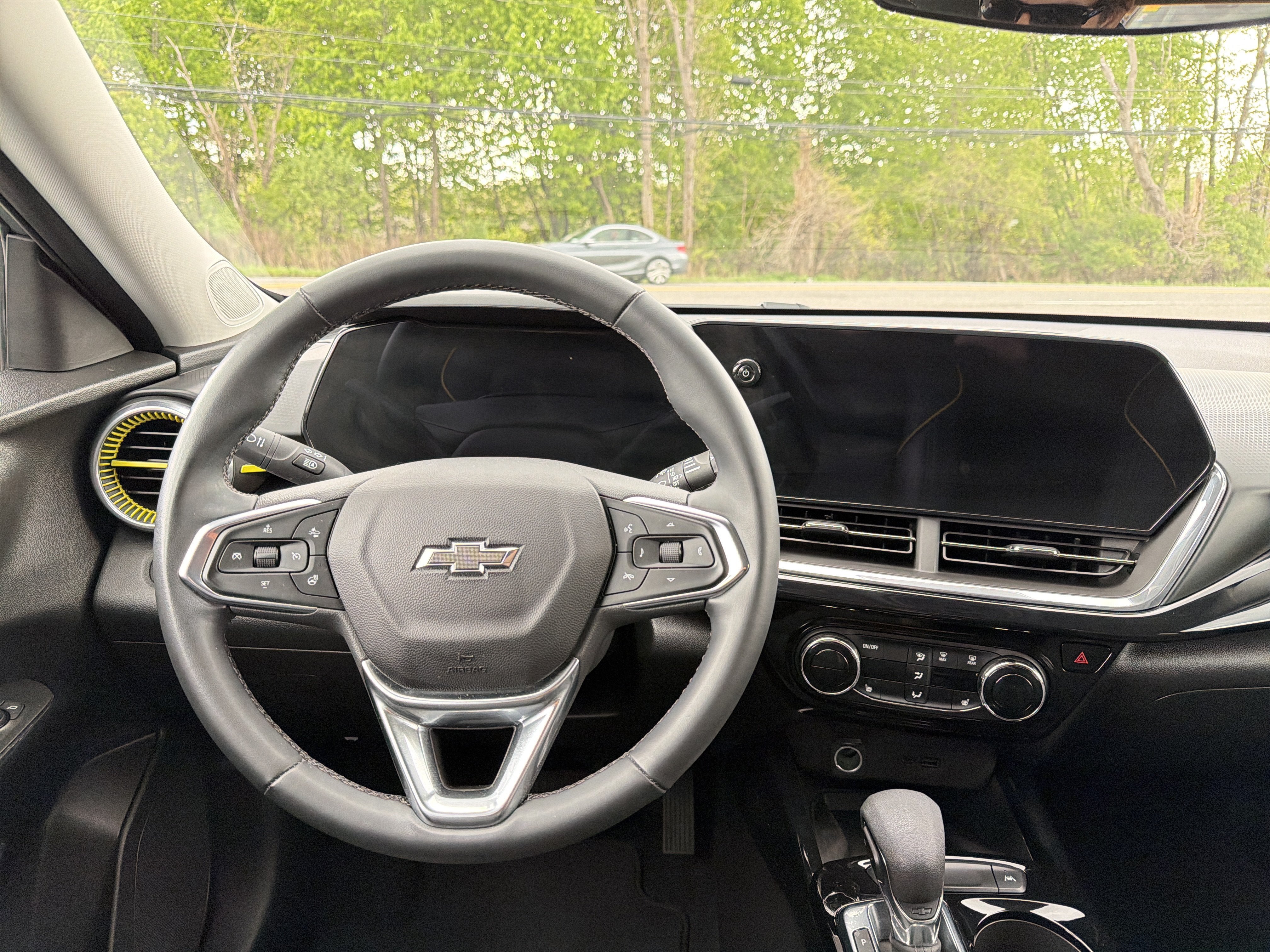 Used 2024 Chevrolet Trax ACTIV w/ Sunroof Package FWD image 12
