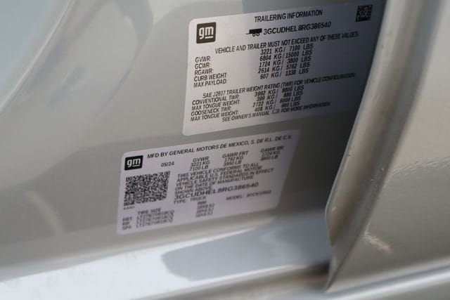 Used 2024 Chevrolet Silverado 1500 ZR2 w/ Technology Package AWD/4WD image 32
