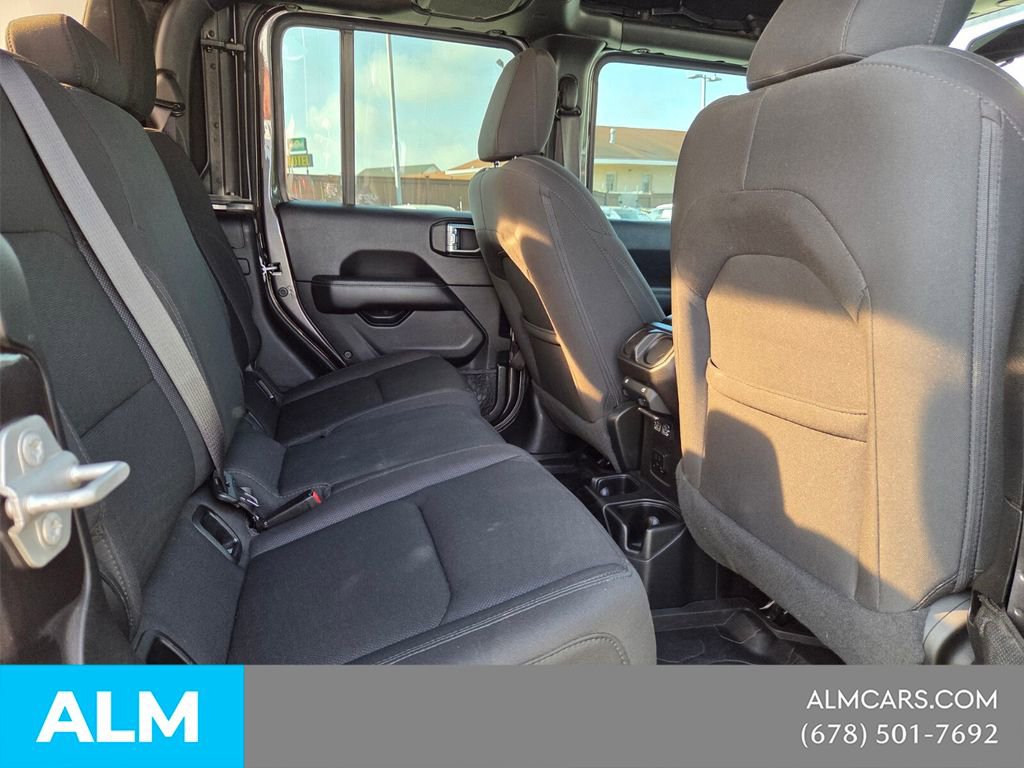 Used 2020 Jeep Gladiator Overland image 16