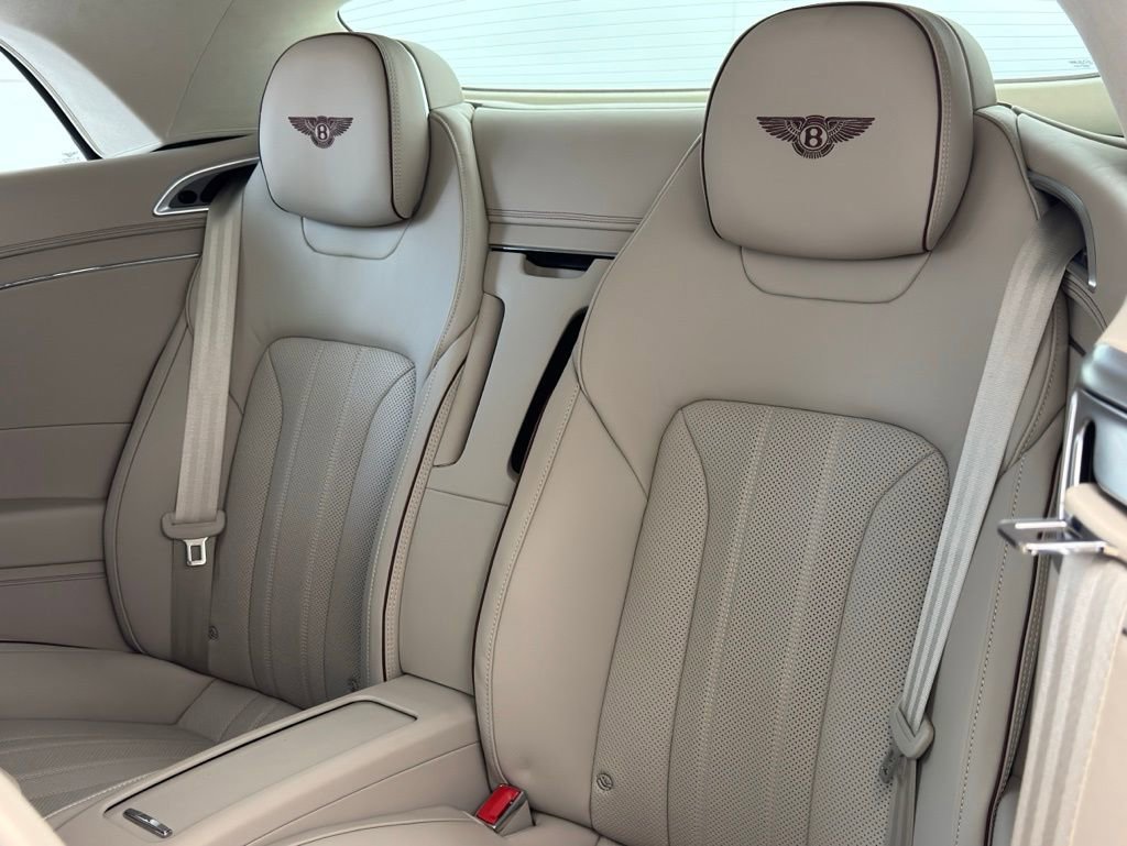 Used 2024 Bentley Continental GT image 31
