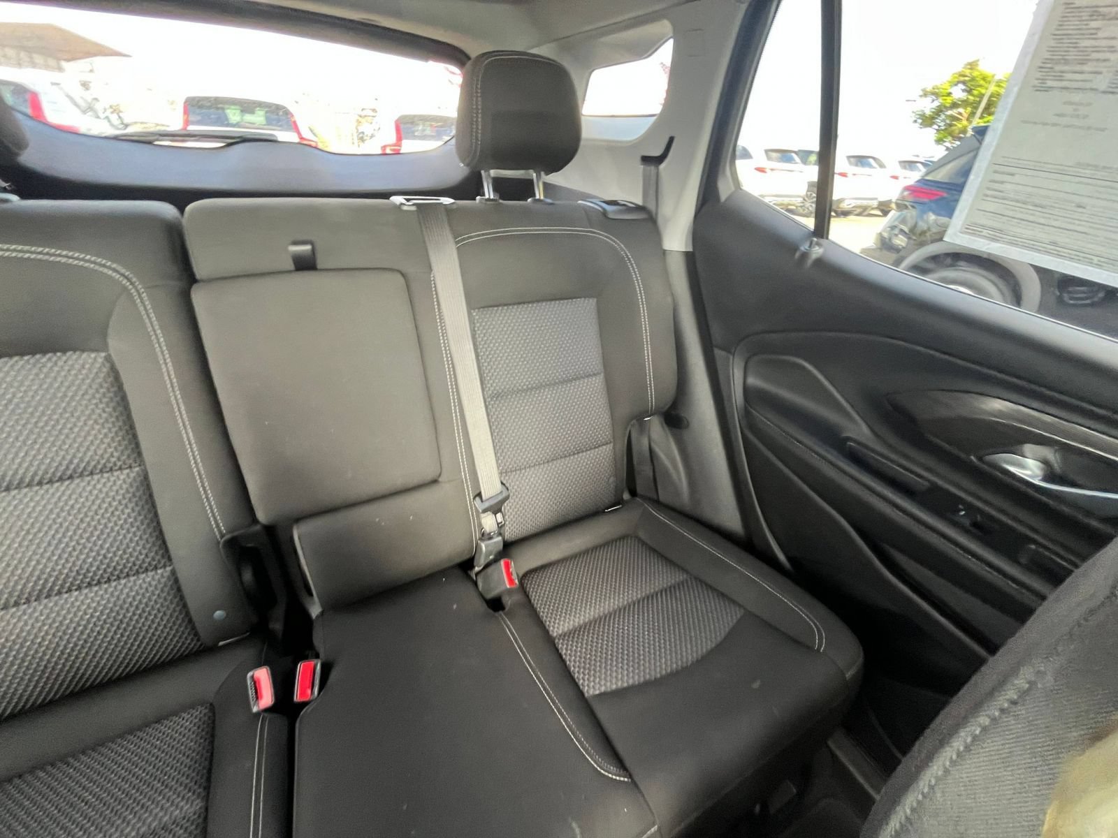 Used 2024 GMC Terrain SLE FWD image 32