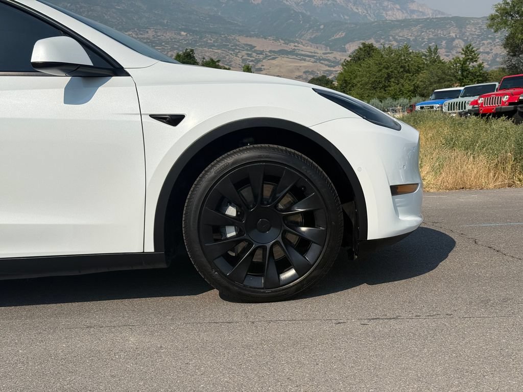 Used 2022 Tesla Model Y Long Range AWD/4WD image 6
